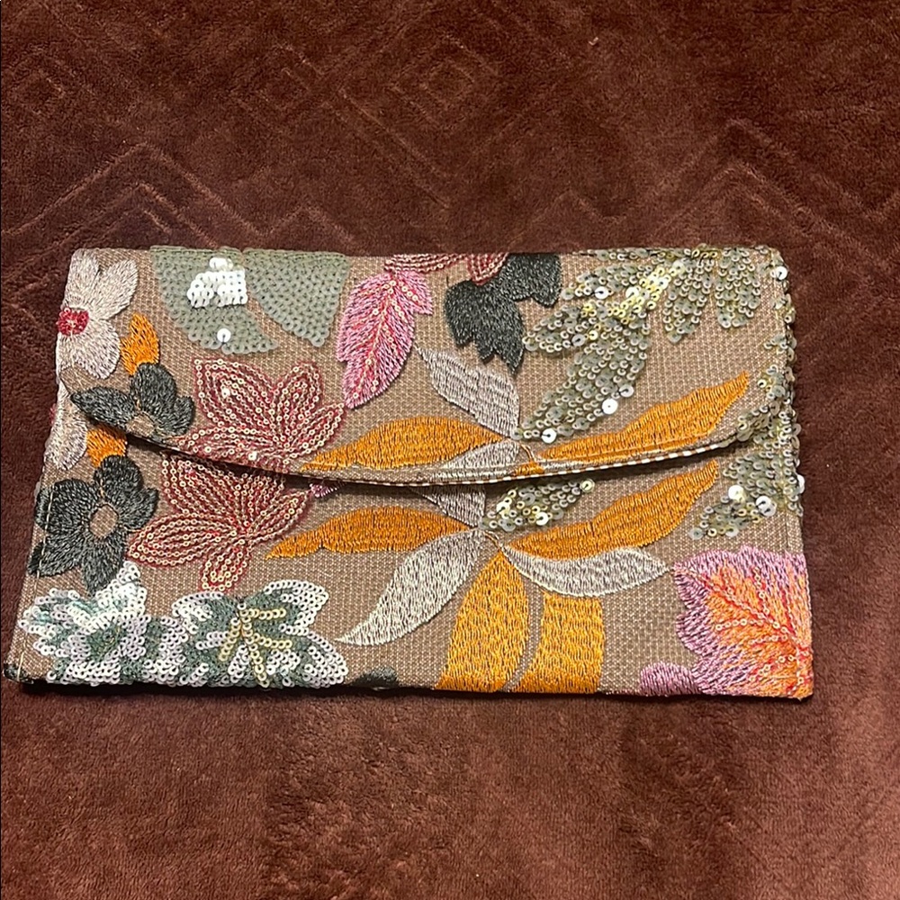 NEW Floral Embroidery Clutch
